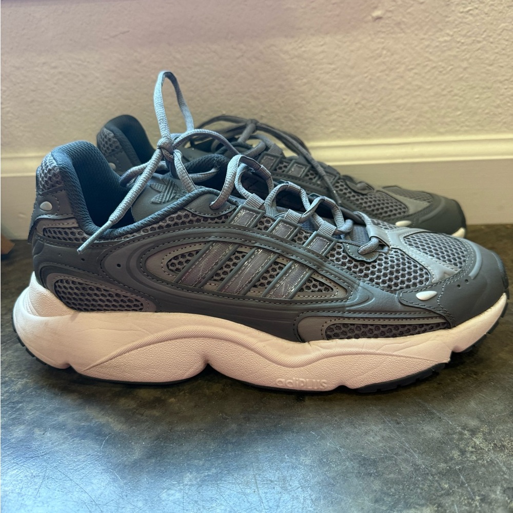 Adidas Men’s Ozmillen Men’s shoe